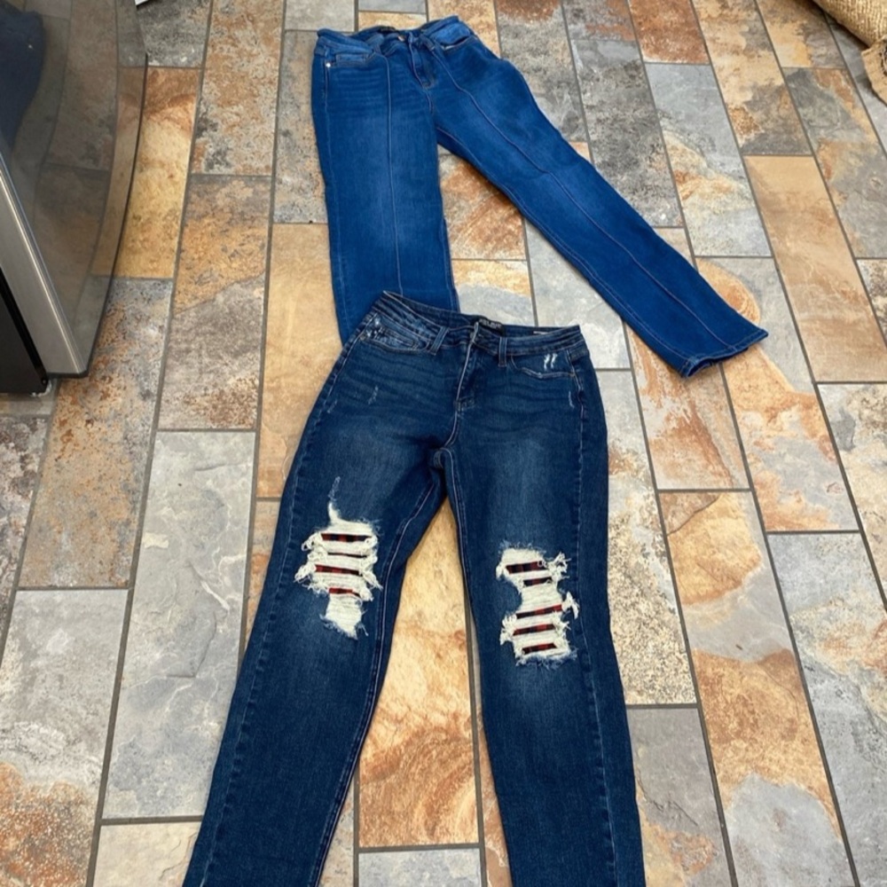 Judy blue jeans. Sz. 9/29.  2pair